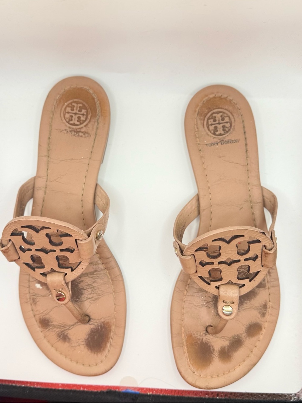 Tory Burch Leather Logo Thong Sandals in Tan - Picture 2 of 4